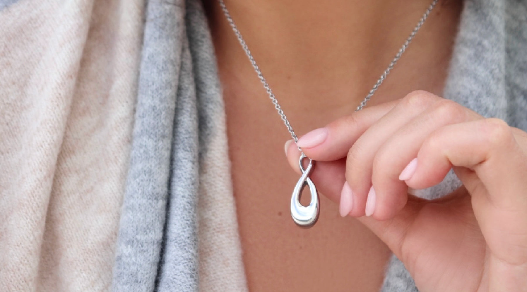 Find the Right Type of Cremation Jewelry for a Lasting Tribute