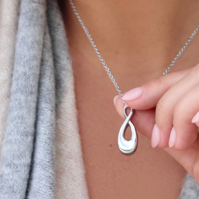 Cremation Jewelry Types: Necklaces, Bracelets, Vials, & More