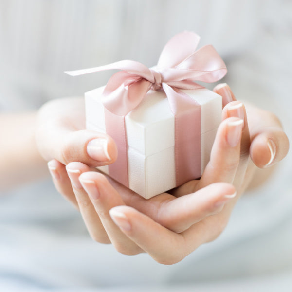 5 Benefits of Gifting Memorial Jewelry